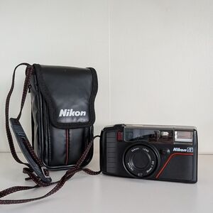 NIKON L35 AF3 Compact Point & Shoot film Camera 35mm Lens Macro + Case Tested